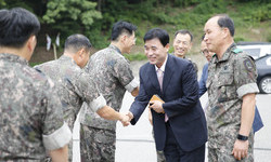 육군 72사단과  희망사 업무협약후 장학금,장학도서 후원!!!