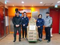 따뜻한 겨울, 힘차게 뛰는 아이들을 상상해 봅니다. 