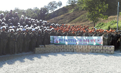 육군 5사단 장병들에게 위문품 전달