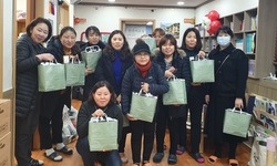 다문화가정 · 한부모가정에 화장품 전달
