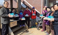 면역력 강화를 위하여 어르신들께 건강기능식품 후원