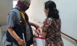 사)희망을 나누는 사람들, 시각장애인 가정에 '행복 꾸러미' 지